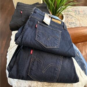 3 pair- Levi's Women’s leggings Jeans mid rise bk and blue